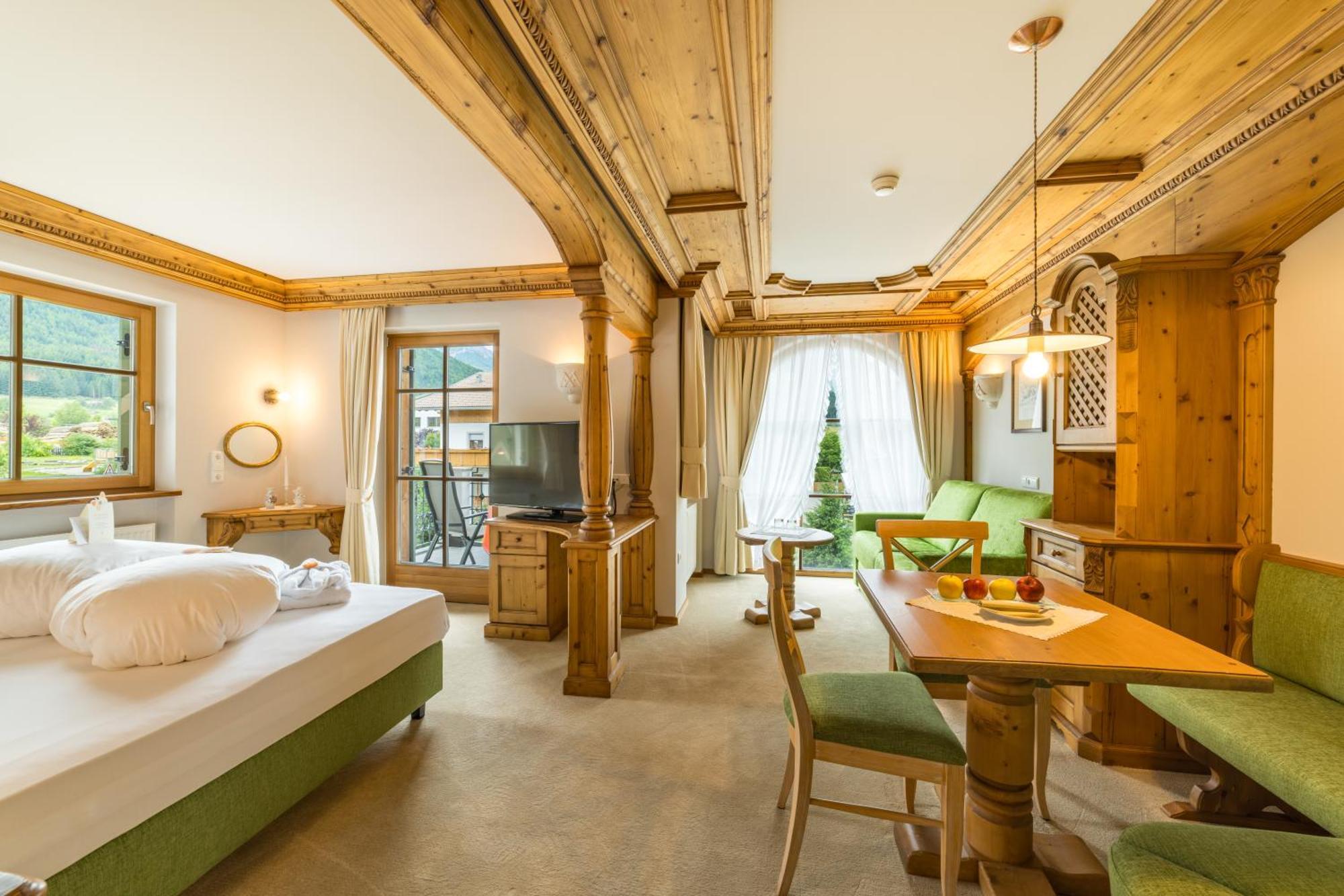 Mirabell Dolomites Hotel - Luxury Ayurveda & Spa Olang Exterior foto